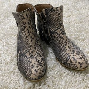 Lucky Brand womens crock bootie